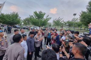 Kapolda Sumbar pastikan Anggotanya tidak ada yang Pijak Tempat Ibadah di Mesjid Raya Sumbar