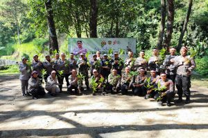 Cegah perubahan Iklim, Polres Batu dukung penanaman 1 juta pohon
