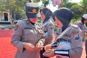 Jelang Hari Jadi Polwan, Kabag SDM dan Kasi Propam laksanakan Operasi penertiban Administrasi