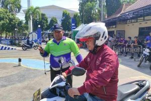 Sambut Hari Lalu Lintas Bhayangkara Ke 68, Polres Kediri Kota Gelar Lomba Ujian Praktik SIM