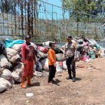 Bhabinkamtibmas Kel Sisir ajak masyarakat manfaatkan TPS3R untuk kelola sampah sementara dampak ditutupnya TPA Tlekung