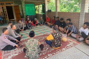 Gelar Jumat Curhat Polisi di Trenggalek Ajak Pesanggem Peduli Jaga Hutan