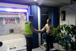 Wujudkan Situasi Aman dan Kondusif, Polres Batu Tegak Lurus Patroli Dialogis Malam Hari   