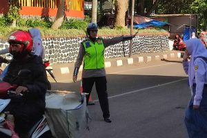 Lancarkan Arus Lalin, Satlantas Polres Batu Berikan Pelayanan Pengaturan Pagi