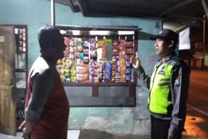 Wujudkan Wilayah RW Aman Kondusif, Personil Polisi RW Laksanakan Dialogis