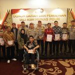 Korban Bom Gereja di Surabaya Terima Penghargaan dari Polri