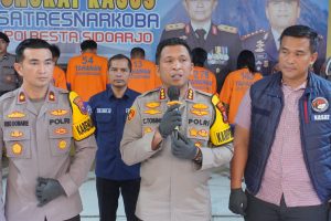 Polresta Sidoarjo Amankan Pasutri Diduga Pengedar Narkoba, Bukti Sabu 137,57 gram Disita