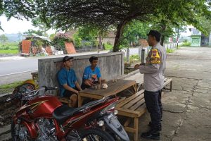 Jaga Hubungan Sinergitas Tingkat RW, Polisi RW Patroli Dialogis