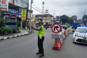 Wujudkan Kamseltibcar Lantas Yang Mantab, Personel Satlantas Polres Batu Giatkan Strong Point