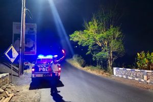 Wujudkan Sitkamtibmas Jelang Pilkada Kota Batu 2024 Yang Kondusif, Anggota Polres Batu Giatkan Blue Light Patroll   