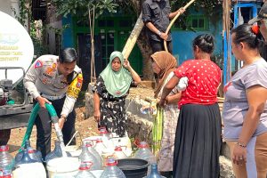Kado Hari Bhayangkara ke – 78 Polres Jember Bangun Sumur Bor Bantu 125 KK Warga Atasi Dampak Kekeringan