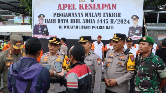 Pastikan Aman, Wakapolres Batu Pimpin Apel Kesiapan Pengamanan Malam Takbir