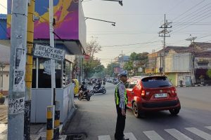 Masyarakat Apresiasi Giat Strong Point Satlantas Polres Batu Bantu Kelancaran Di Pagi Hari