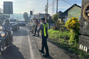 Tingkatkan Kamseltibcar Lantas Di Pagi Hari, Warga Kota Batu Apresiasi Strong Point Polres Batu