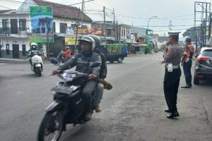 Gelar Anggota di Lapangan, Upaya Kasatlantas Polres Batu Antisipasi Peningkatan Arus Lalin Saat Weekend