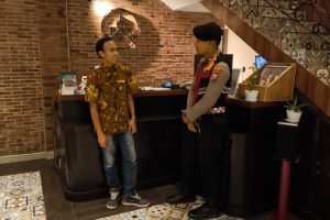 Patroli Dialogis Ke Tempat Wisata, Upaya Anggota Unit Pam Obvit Satsamapta Polres Batu Jaga Harkamtibmas Jelang Pilkada Kota Batu 2024