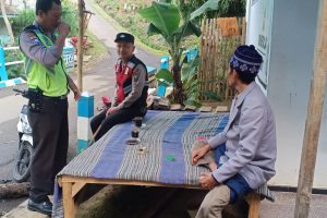 Jelang Pilkada 2024, Anggota Polisi RW Polres Batu Giat Sambang Warga Jaga Harkamtibmas
