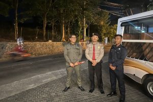 Patroli Dialogis Ke Tempat Wisata Menjelang Pilkada Kota Batu 2024, Personil Unit Pam Obvit Satsamapta Polres Batu Jaga Harkamtibmas