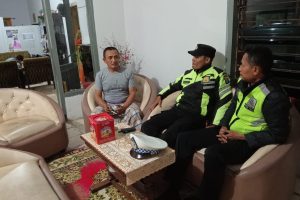 Jelang Pilkada 2024, Anggota Polisi RW Polres Batu Sambang Warga Jaga Harkamtibmas