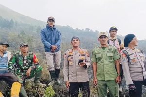 Polri dan Tim Gabungan Berhasil Padamkan Kebakaran Hutan di Lereng Arjuno Malang