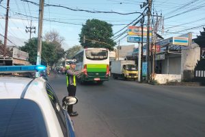 Gelar Anggota di Lapangan, Upaya Satlantas Polres Batu Antisipasi Peningkatan Arus Lalin Saat Weekend