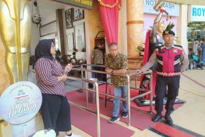 Giat Patroli Dialogis Ke Tempat Wisata, Personil Pam Obvit Satsamapta Polres Batu Jaga Harkamtibmas Jelang Pilkada Kota Batu 2024