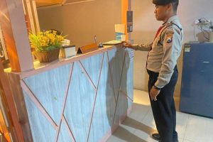 Giat Patroli Dialogis Ke Tempat Wisata, Personil Pam Obvit Satsamapta Jaga Harkamtibmas Jelang Pilkada Kota Batu 2024 Di Wilayah Hukum Polres Batu