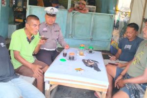 Anggota Polisi RW Polres Batu Giatkan Sambang Warga Jaga Harkamtibmas Jelang Pilkada 2024
