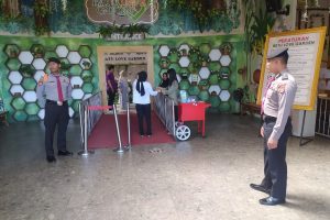 Giat Patroli Dialogis Ke Tempat Wisata, Anggota Pam Obvit Satsamapta Jaga Harkamtibmas Menjelang Pilkada Kota Batu 2024 Di Wilayah Hukum Polres Batu
