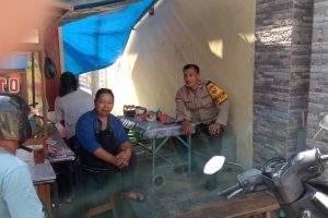 Anggota Polisi RW Polres Batu Giatkan Sambang Warga Jaga Harkamtibmas Menjelang Pilkada 2024