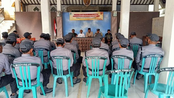Anggota Polisi RW Polres Batu Giatkan Sambang Desa Jaga Harkamtibmas Menjelang Pilkada 2024