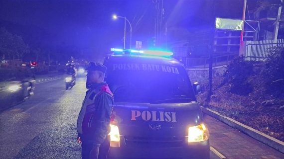 Giatkan Blue Light Patroll, Anggota Polres Batu Jaga Kamtibmas Di Wilayah Menjelang Pilkada Tahun 2024