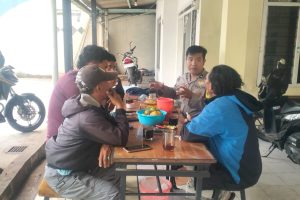 Anggota Polisi RW Polres Batu Giat Sambang Desa Jaga Harkamtibmas Menjelang Pilkada 2024