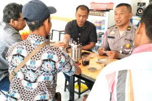 Personel Polisi RW Polres Batu Sambang Desa, Jaga Situasi Kamtibmas Jelang Pilkada 2024 Tetap Kondusif