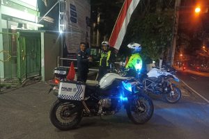 Blue Light Patroll, Anggota Polres Batu Jaga Situasi Kamtibmas Tetap Kondusif Menjelang Pilkada Tahun 2024