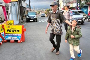 Tingkatkan Kamseltibcar Lantas Di Pagi Hari, Satlantas Polres Batu Strong Point Di Titik Rawan Laka