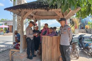 Polisi RW Polres Batu Giatkan Sambang Desa, Jaga Situasi Kamtibmas Tetap Kondusif Jelang Pilkada 2024