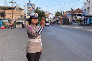 Pastikan Lancar Saat Weekend, Anggota Satlantas Polres Batu Giatkan Strong Point