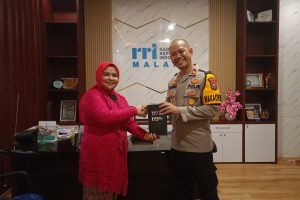 *Wujudkan Pilkada Damai Tahun 2024 melalui Peringatan Hari Radio Ke 79,  Polres Batu Jalin Sinergi dengan Radio RRI Malang.*