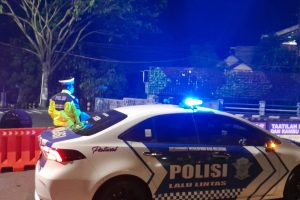 Pastikan Situasi Kamtibmas Kondusif Menjelang Pilkada Tahun 2024, Personel Polres Batu Giat Blue Light Patroll