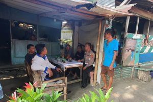 Polisi RW Polres Batu Sambang Ke Desa, Pastikan Situasi Kamtibmas Tetap Kondusif Jelang Pilkada 2024