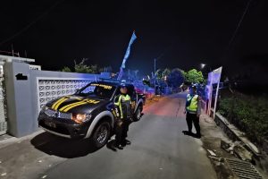 Pastikan Situasi Kamtibmas Aman Dan Kondusif Menjelang Pilkada Tahun 2024, Anggota Polres Batu Giat Blue Light Patroll