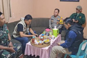 Anggota Polisi RW Polres Batu Giat Sambang Ke Desa, Pastikan Situasi Kamtibmas Tetap Aman Kondusif Jelang Pilkada 2024