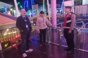 Giat Patroli Dialogis Ke Tempat Wisata, Anggota Pam Obvit Satsamapta Polres Batu Pastikan Situasi Kamtibmas Menjelang Pilkada Kota Batu 2024 Aman Dan Kondusif