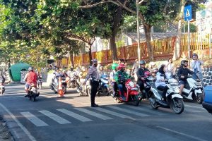 Tingkatkan Kamseltibcar Lantas, Satlantas Polres Batu Gelar Personil Poros Pagi