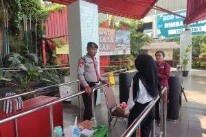 Giat Patroli Dialogis Ke Tempat Wisata, Personil Pam Obvit Satsamapta Polres Batu Pastikan Situasi Kamtibmas Menjelang Pilkada Kota Batu 2024 Aman Kondusif