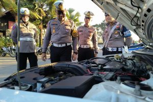 Polres Blitar Lakukan Pengecekan Ranmor Dinas dan Simulasi Patwal Pengamanan Pilkada Serentak 2024