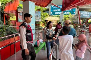 Giat Patroli Dialogis Ke Tempat Wisata, Personel Pam Obvit Satsamapta Polres Batu Berharap Sitkamtibmas Menjelang Pilkada Kota Batu 2024 Aman Kondusif