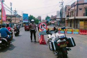 Berharap Arus Lalu Lintas Aman Lancar, Personel Satlantas Polres Batu Laksanakan Poros Pagi