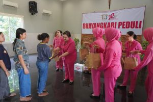 *Semangat HKGB ke-72, Bhayangkari Cabang Bojonegoro Gelar Baksos untuk Masyarakat
